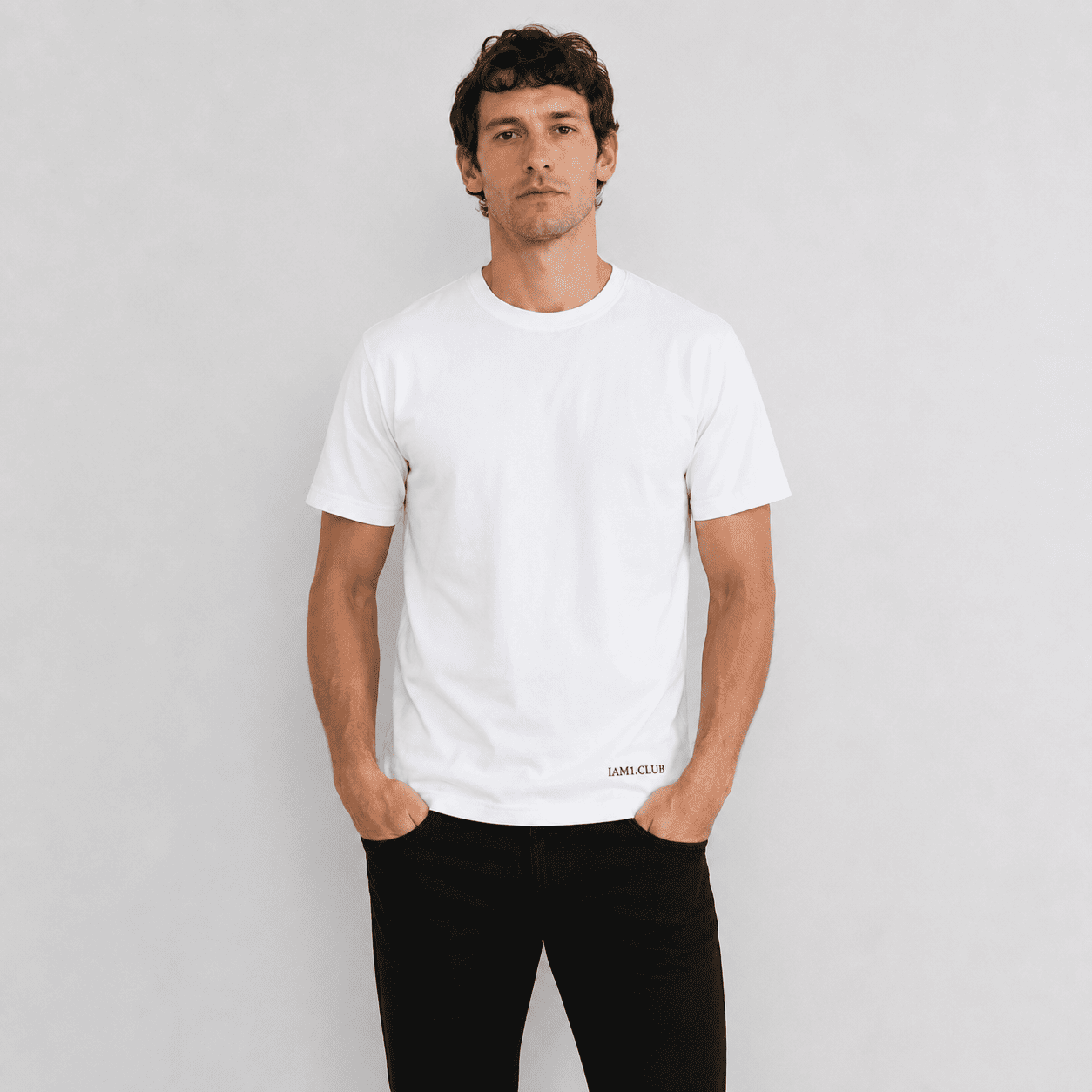 IAM1 CLUB ESSENTIAL TEE