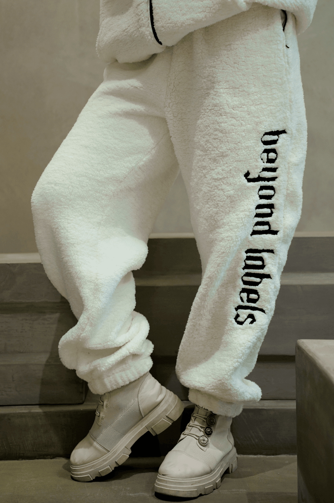Sherpa Winter Co - ord Set Women’s – White - IAM1 Club